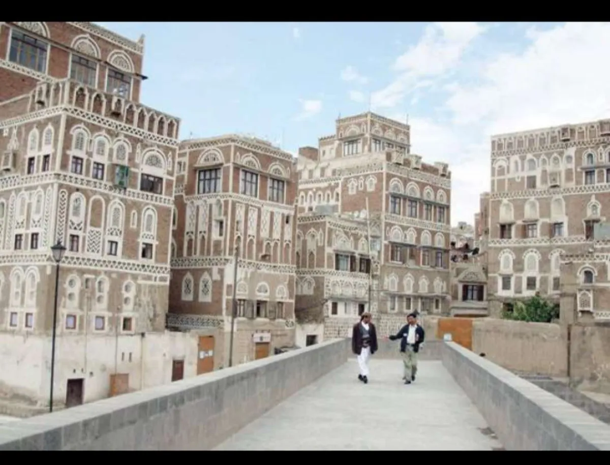 مبادرة إنسانية .. جمال الغراب يعلن دعم 10 أسر يمنية ويوجه نداءً للتجار