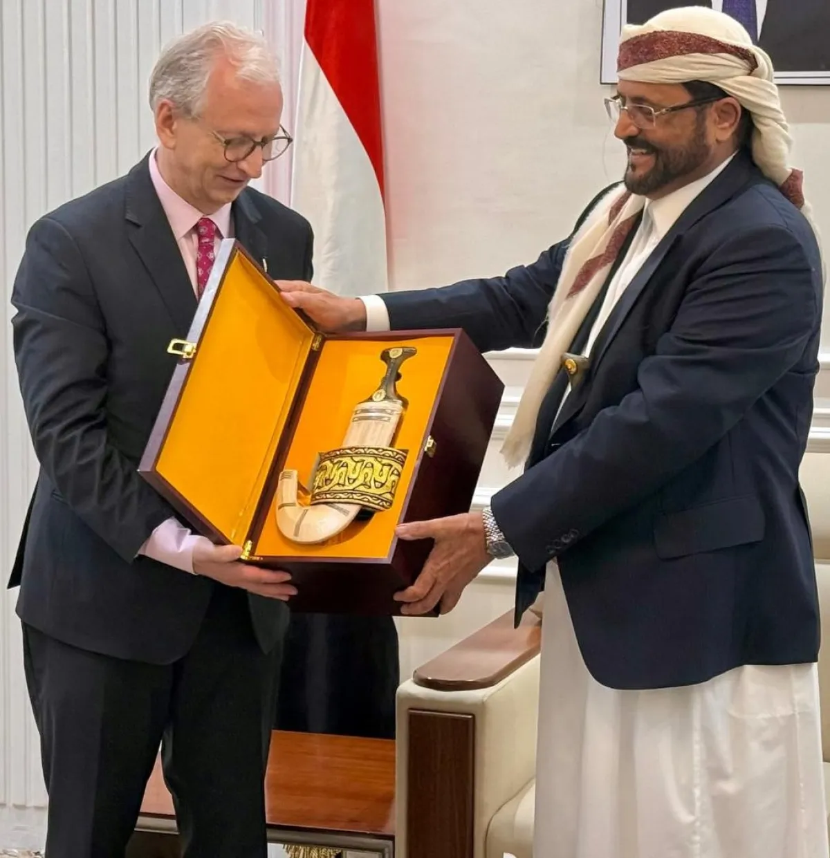 السفير الألماني يختتم زيارة موسعة إلى مأرب ويشيد بصمود أبنائها ودورهم في صناعة مستقبل اليمن