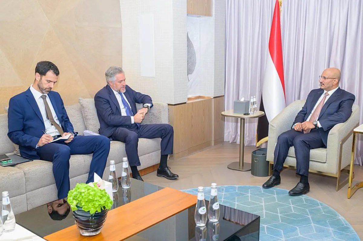 طارق صالح يناقش مع الاتحاد الأوروبي الملفات السياسية والإنسانية في اليمن