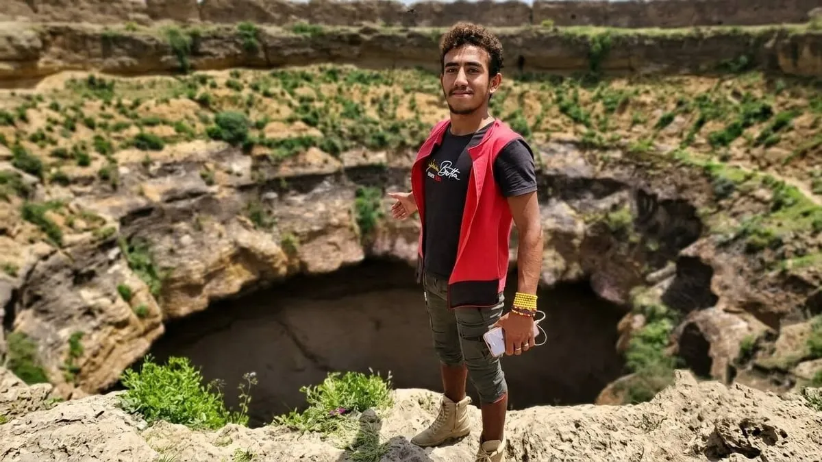 الدفاع المدني يواصل عمليات البحث عن القعقاع عنتر بعد سقوطه في فوهة بركان دمت