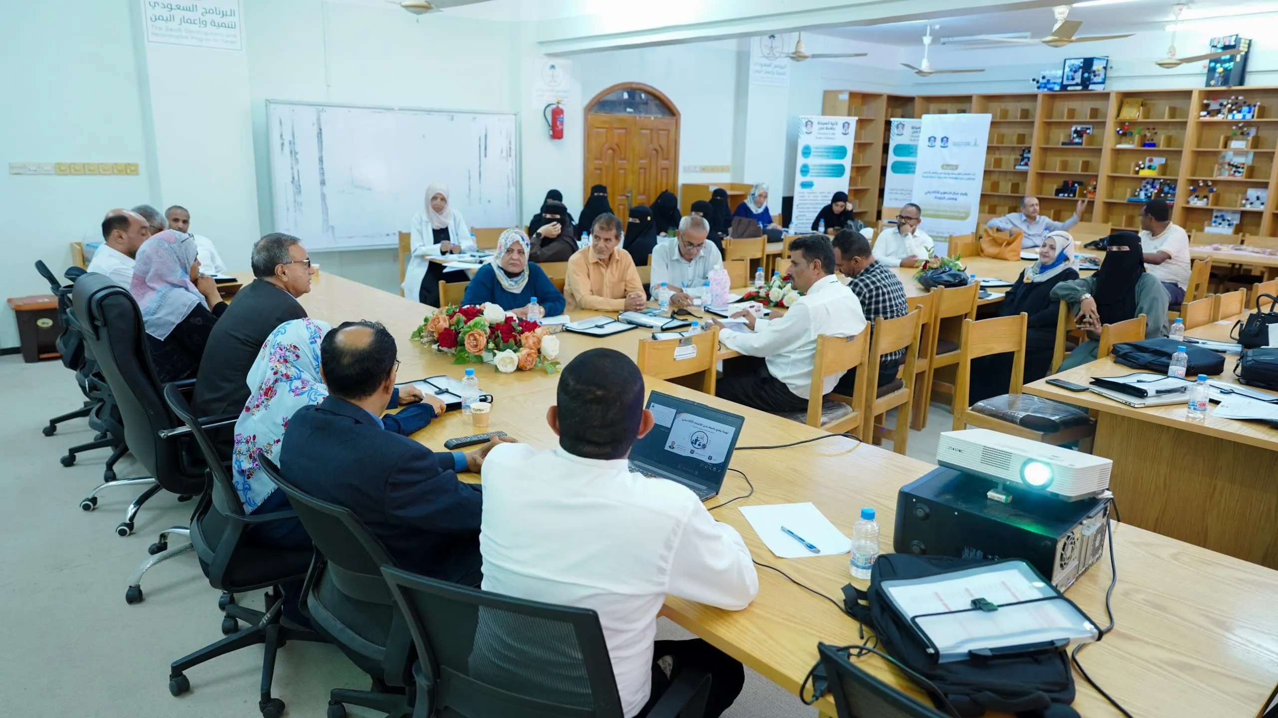 بدعم من مؤسسة حضرموت تنمية بشرية.. جامعة عدن تدشن برنامج تأهيل برامجها للاعتماد الأكاديمي