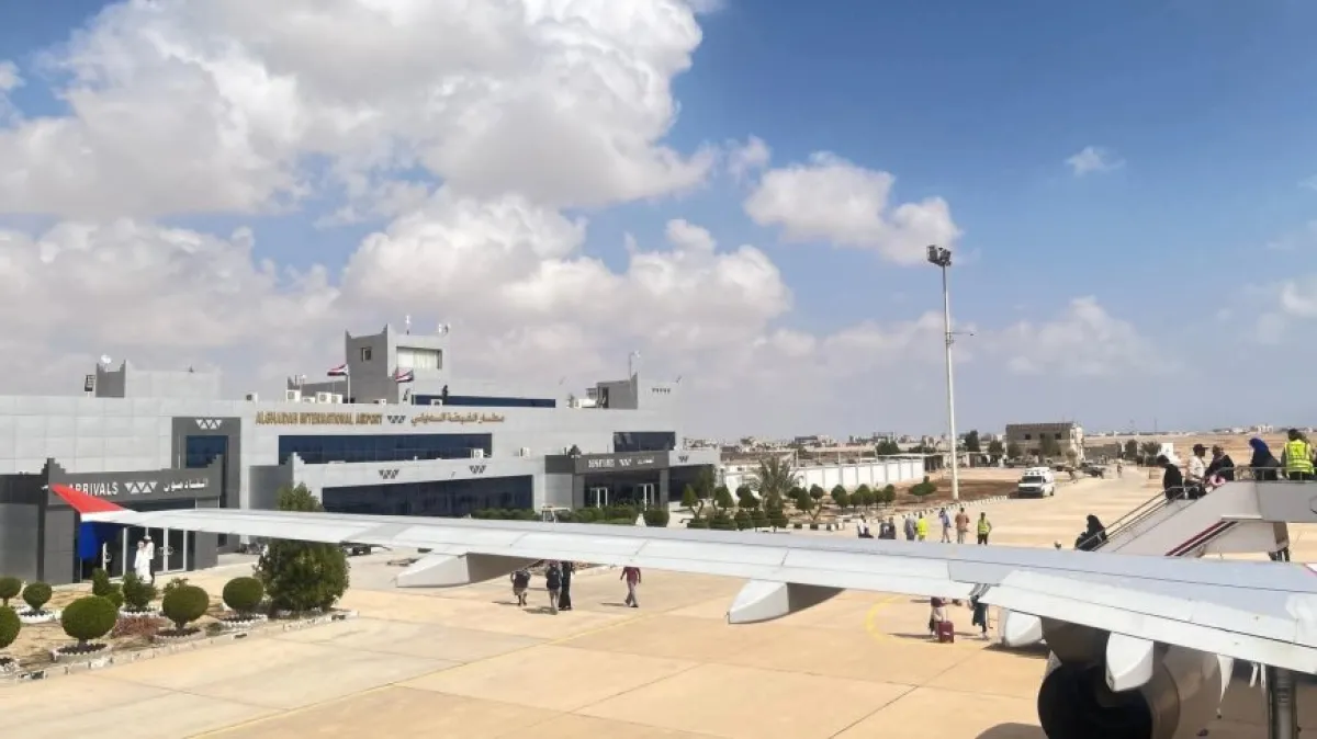 في ظل متابعة محافظ المهرة .. تواصل الرحلات الجوية الأسبوعية عبر مطار الغيضة بعد توفير وقود الطائرات
