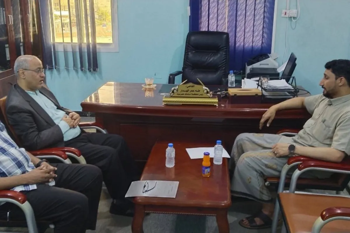 رئيس محكمة استئناف حضرموت يناقش مع مدير الأحوال المدنية تطوير آليات التوثيق واعتماد البطاقة الذكية