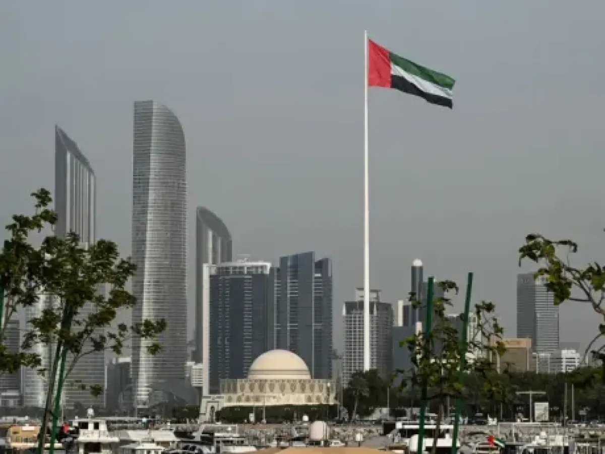 الإمارات تنفي نقل أموال إيرانية عبر أراضيها