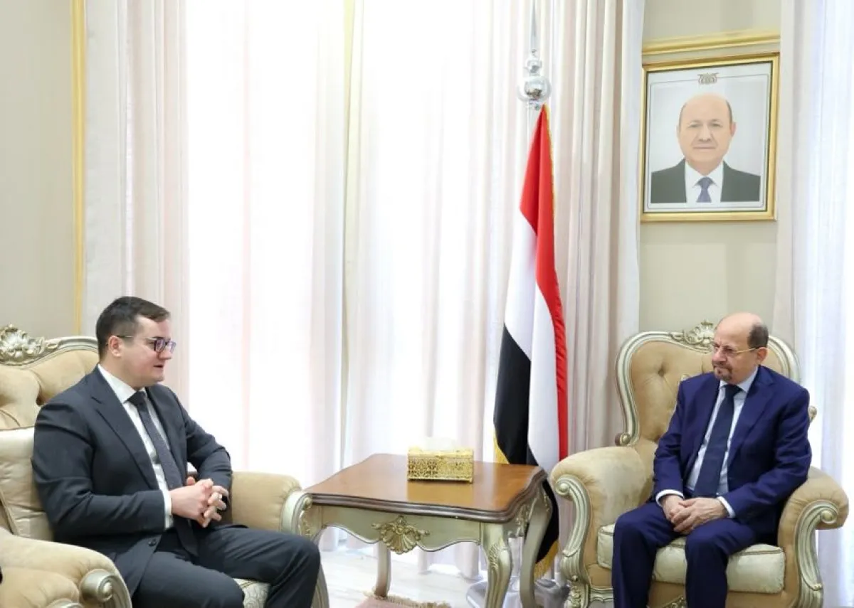 رئيس الوزراء يبحث مع السفير الروسي توسيع التعاون الثنائي