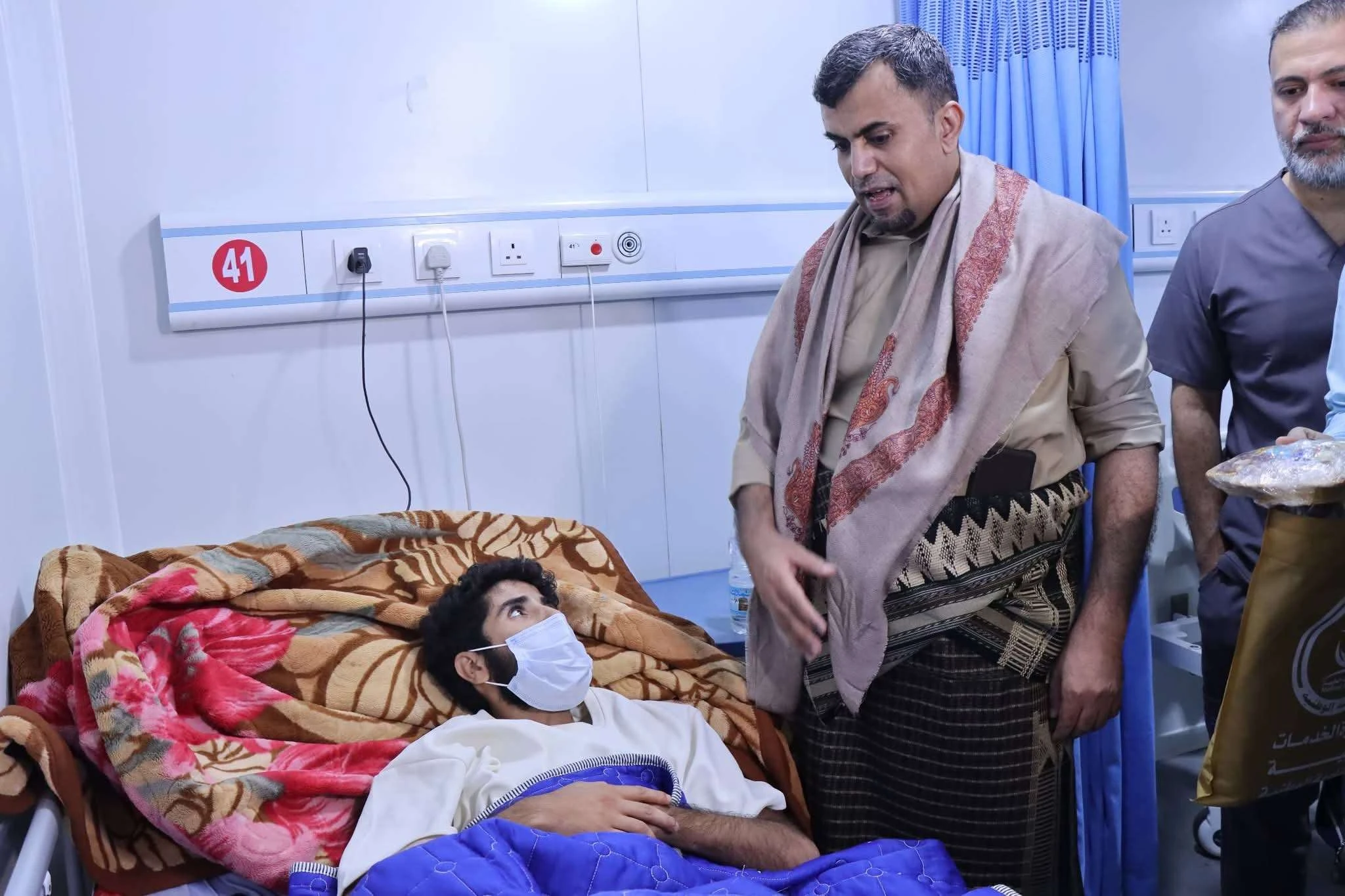 زيارة عيدية لجرحى المقاومة الوطنية في المخا والخوخة