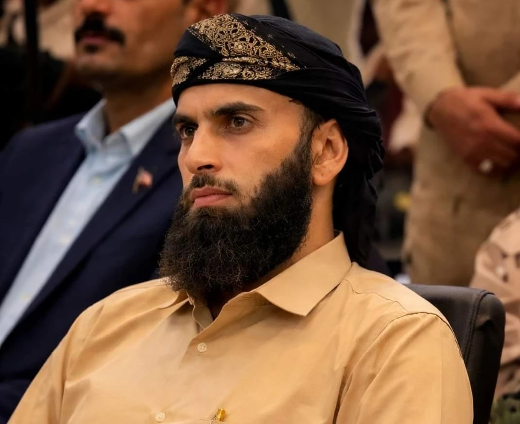 رشاد العليمي يجري تغييرات في قيادة قوات درع الوطن