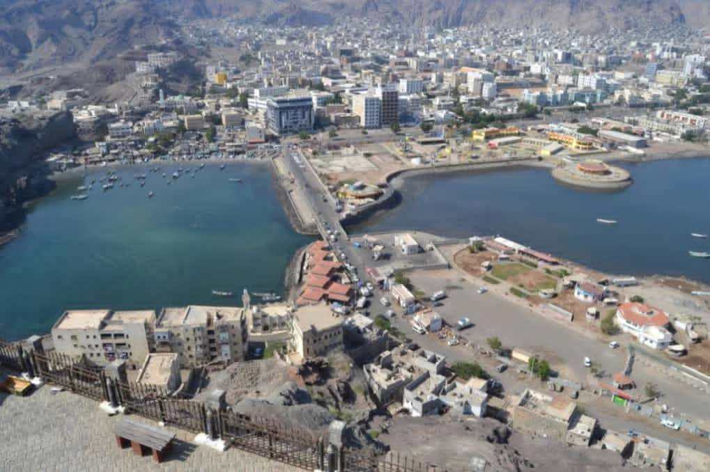 عاجل:السلطة المحلية بصيرة توجه برفع الجاهزية تحسبا للمنخفض الجوي المتوقع على عدن