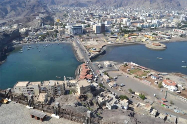 السلطة المحلية بصيرة توجه برفع الجاهزية تحسبا للمنخفض الجوي المتوقع على عدن