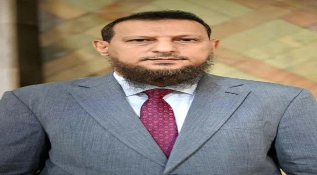 عاجل | المحافظ عبد الرحمن شيخ يوجّه برفع الجاهزية مع بدء هطول الأمطار على العاصمة عدن