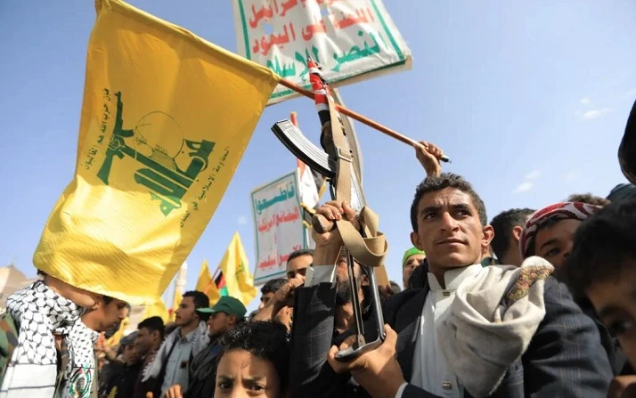 زعيم الحوثيين يجدد جهوزية جماعته عسكرياً لمساندة إيران