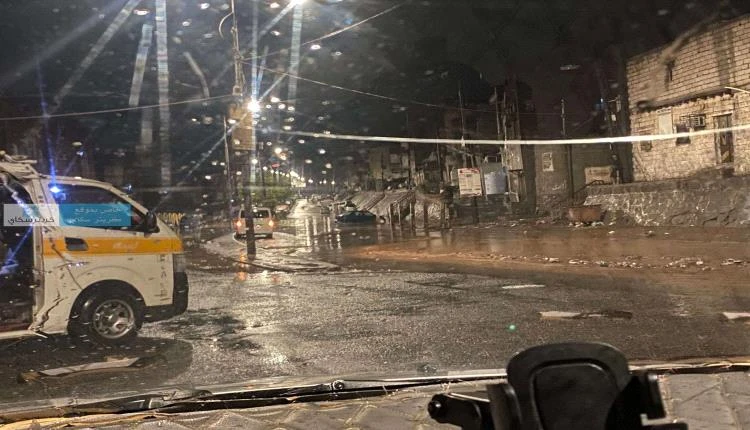 أمطار غزيرة تضرب عدن.. المدينة تغتسل بالمطر وتختبر جاهزيتها