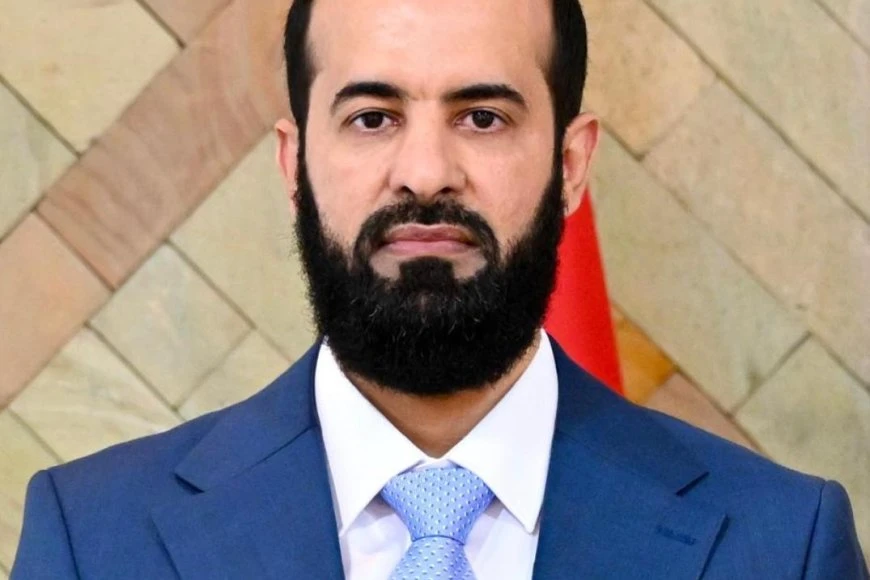 قائد كتيبة الإسناد الإداري بالفرقة الخامسة عمالقة يهنئ الدكتور الرباش بمناسبة تعيينه محافظًا لمحافظة أبين