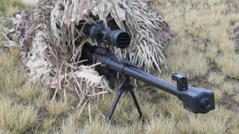 تعز.. إصابة مسن بحادثة قنص منسوبة للحوثيين بعد أيام من مقتل امرأة بحادثة مماثلة