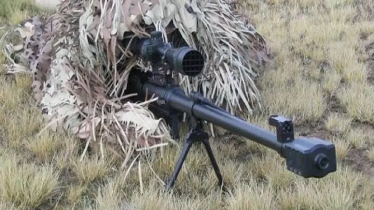 قناص حوثي يصيب مسنًا في تعز