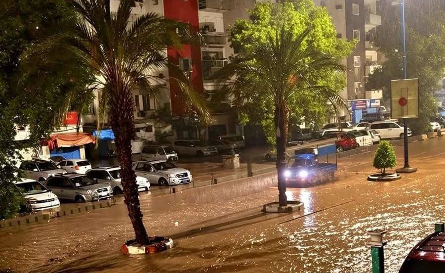 تحذيرات عاجلة في عدن.. المحافظ يرفع حالة الطوارئ مع أمطار رعدية وسيول متوقعة