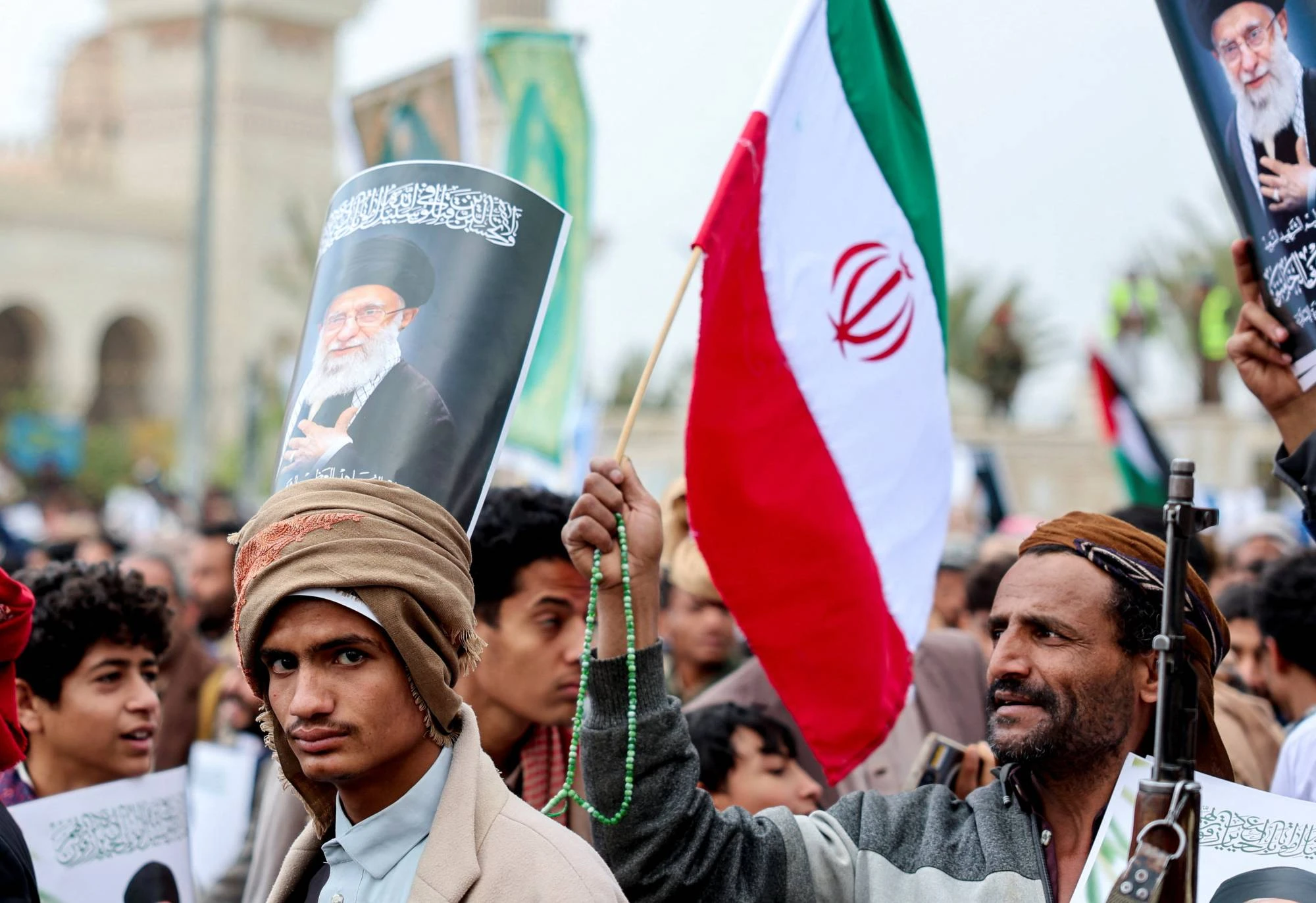 الحكومة اليمنية: تلويح إيران بورقة باب المندب يؤكد خطورة استمرار سيطرة الحوثي على أجزاء من الساحل اليمني