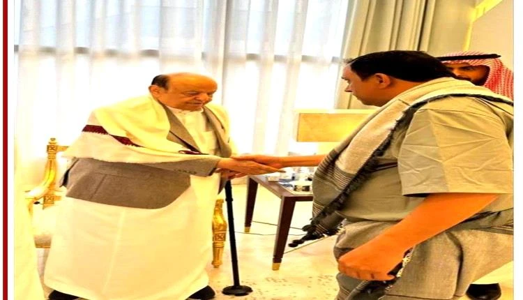ظهور مفاجئ للرئيس هادي في الرياض.. ما الرسائل السياسية وراء هذا الظهور؟