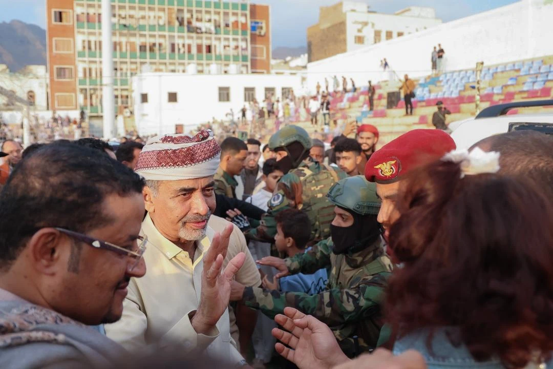 3 فقط داخل اليمن.. مجلس الرئاسة يوجّه معايدة باهته من خارج البلاد