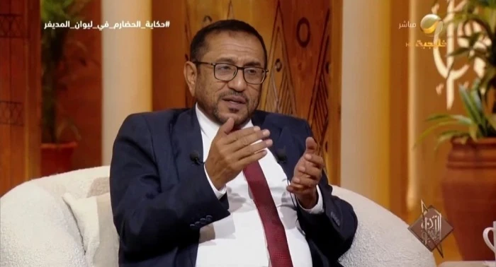 الكاتب اليمني محمد بالفخر يروي قصة رحلة هجرة سالم بن محفوظ "مؤسس البنك الأهلي" من حضرموت إلى جدة