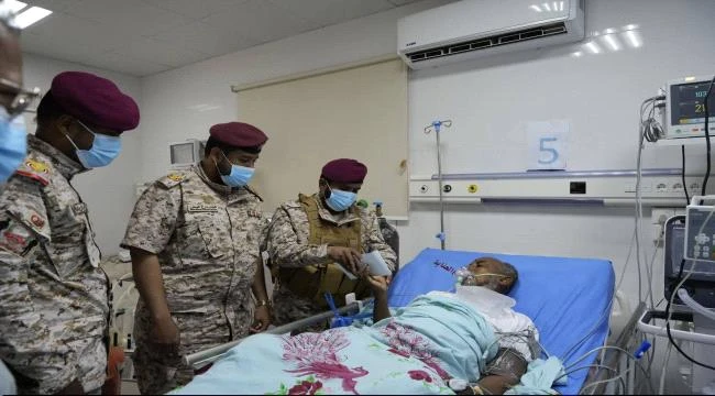 قوات درع الوطن تنفذ زيارة عيدية لمرضى مستشفى سيئون العام