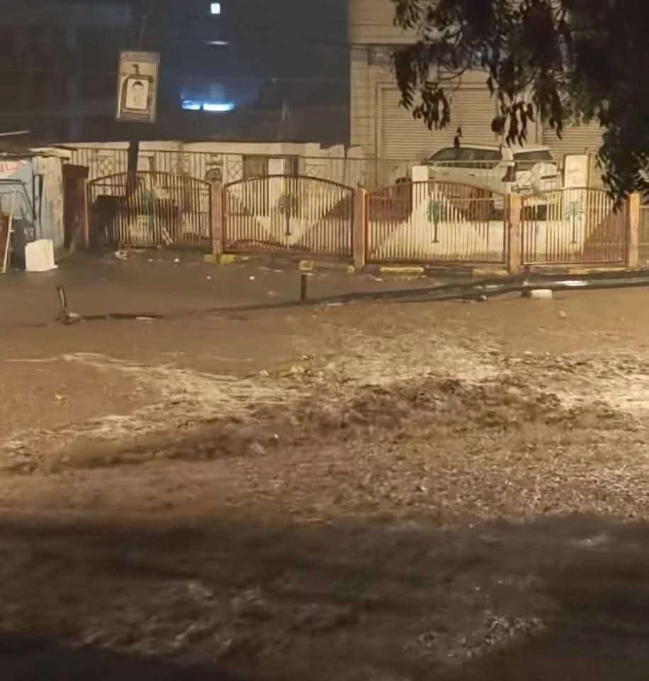 عاجل: بدء هطول الأمطار في التواهي بعدن