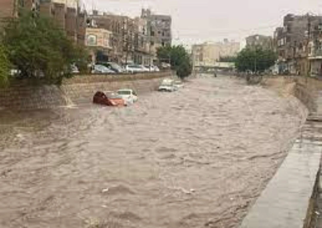 الأرصاد تتوقع أمطاراً رعدية ورياحاً مثيرة للأتربة وتحذيرات من السيول