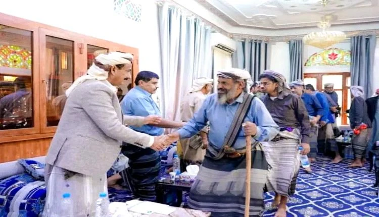 المحافظ بن الوزير.. لليوم الرابع من عيد الفطر يواصل استقبال جموع أبناء المحافظة في مشهد يعكس تلاحم شبوة ووحدة صفها