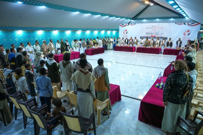 ملتقى الأدباء والفنانين يضيء مأرب بالقصائد والزوامل في مواجهة الطمس الحوثي خلال لقائه العيدي