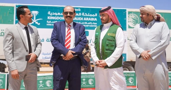 مركز الملك سلمان للإغاثة يدشن مشروع التدخلات الغذائية الطارئة بمحافظة شبوة