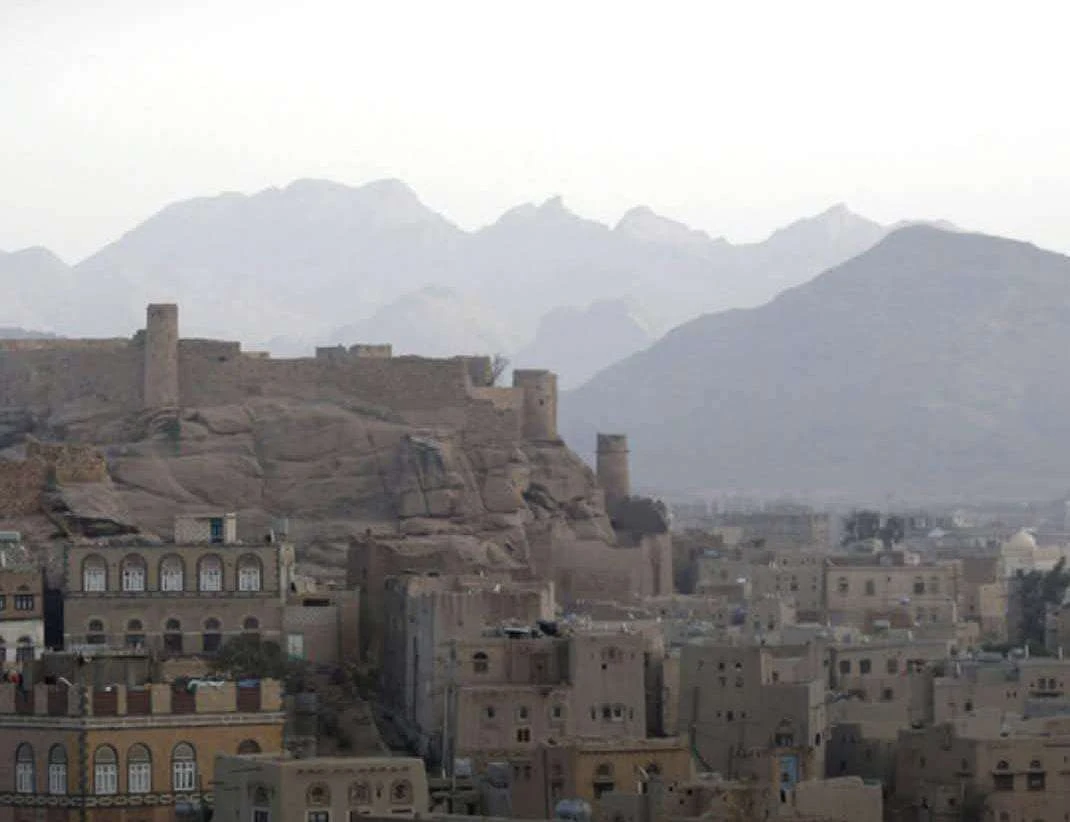 مقتل شاب برصاص مسلحين مجهولين أمام منزله