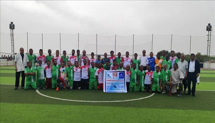 نجوم الزمن الجميل يضيئون جعار في مباراة عيدية مبهجة