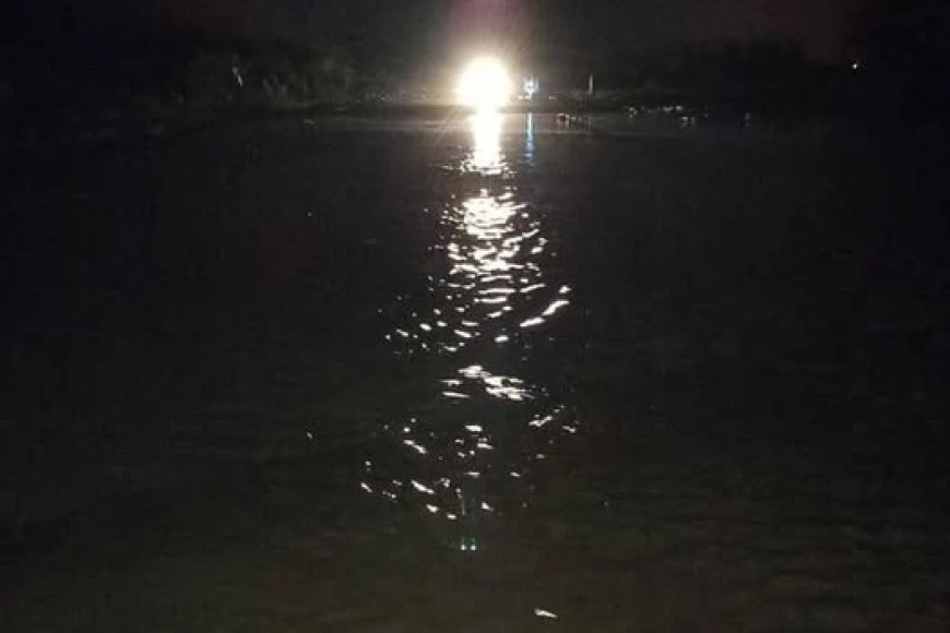 عاجل.. تدفق سيل وادي (مور) ونداء للمزارعين والمسافرين