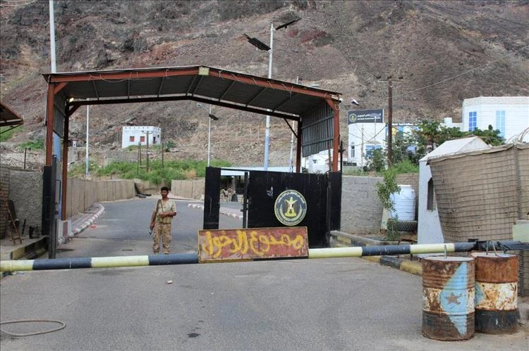 مصدر عسكري ينفي اقتحام منزل خاص بالزبيدي ويوضح حقيقة التحركات في جولد مور