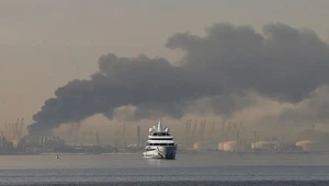 جراء هجوم صاروخي إيراني.. مقتل جندي إماراتي وإصابة خمسة آخرين وقطر والبحرين تتضامنان مع أبوظبي