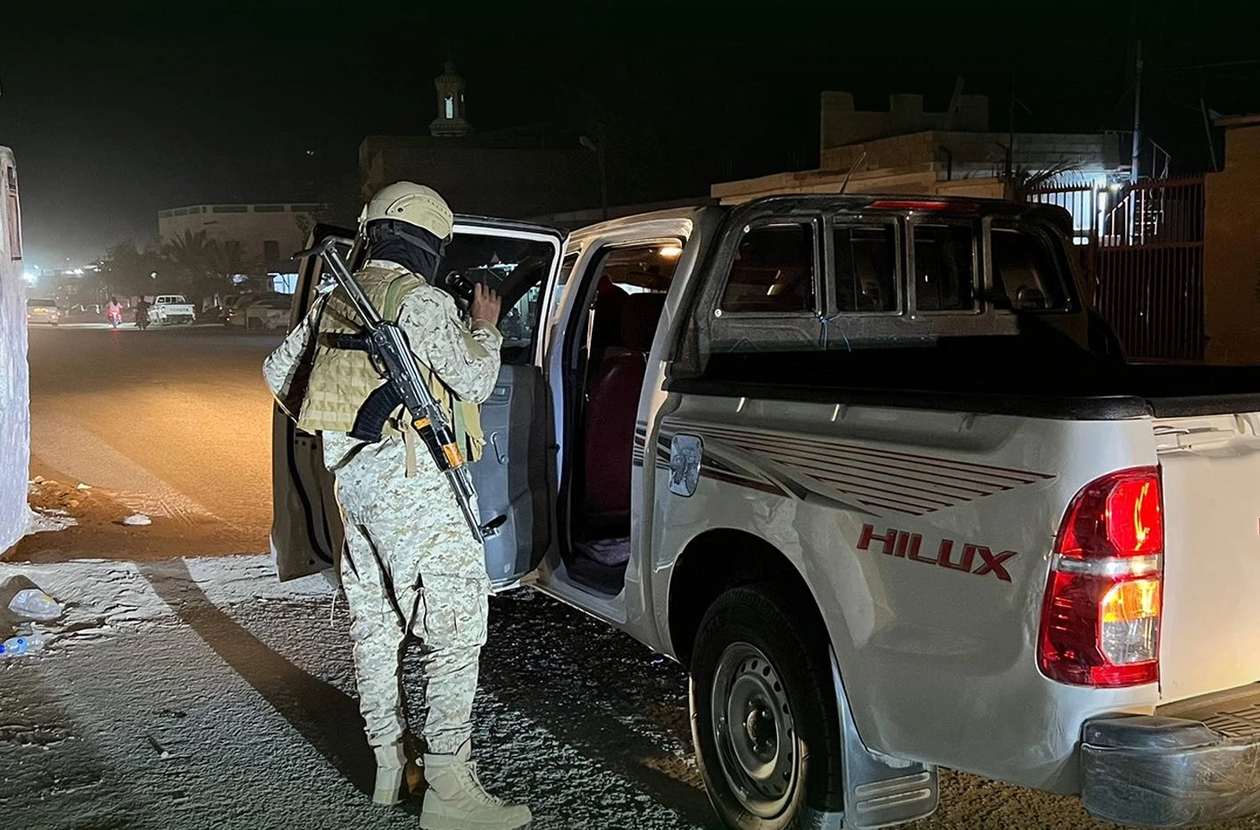 حضرموت.. القوات الحكومية تمنح مهلة لتسليم الأسلحة المنهوبة وتعلن مكافئة للمبادرين