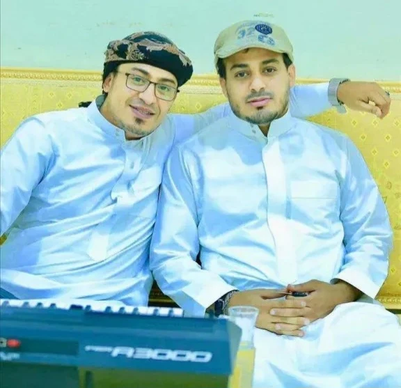 انكشاف الحقيقة: نجم يمني يستعيد حريته بعد ثبوت براءته وتشابه الأسماء يكشف المستور