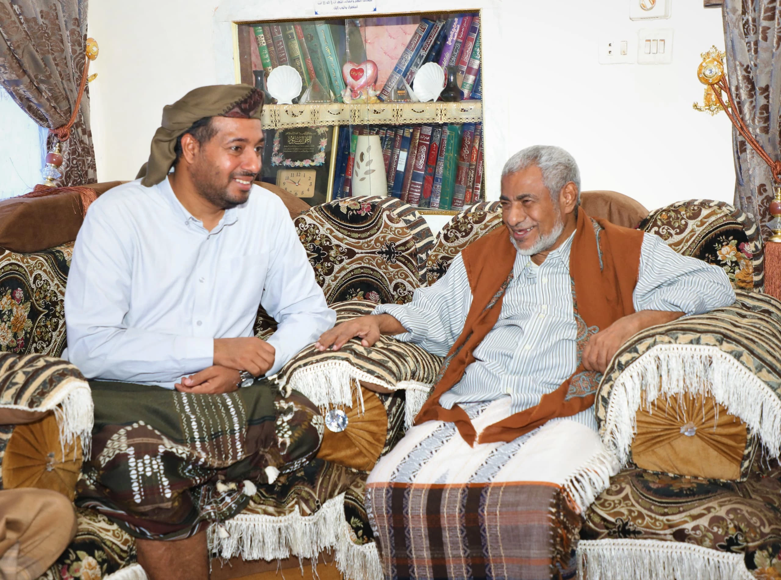 ​الشيخ العكبري يطمئن على صحة عضو رئاسة الهيئة العليا لمؤتمر حضرموت الجامع العميد بامعلم