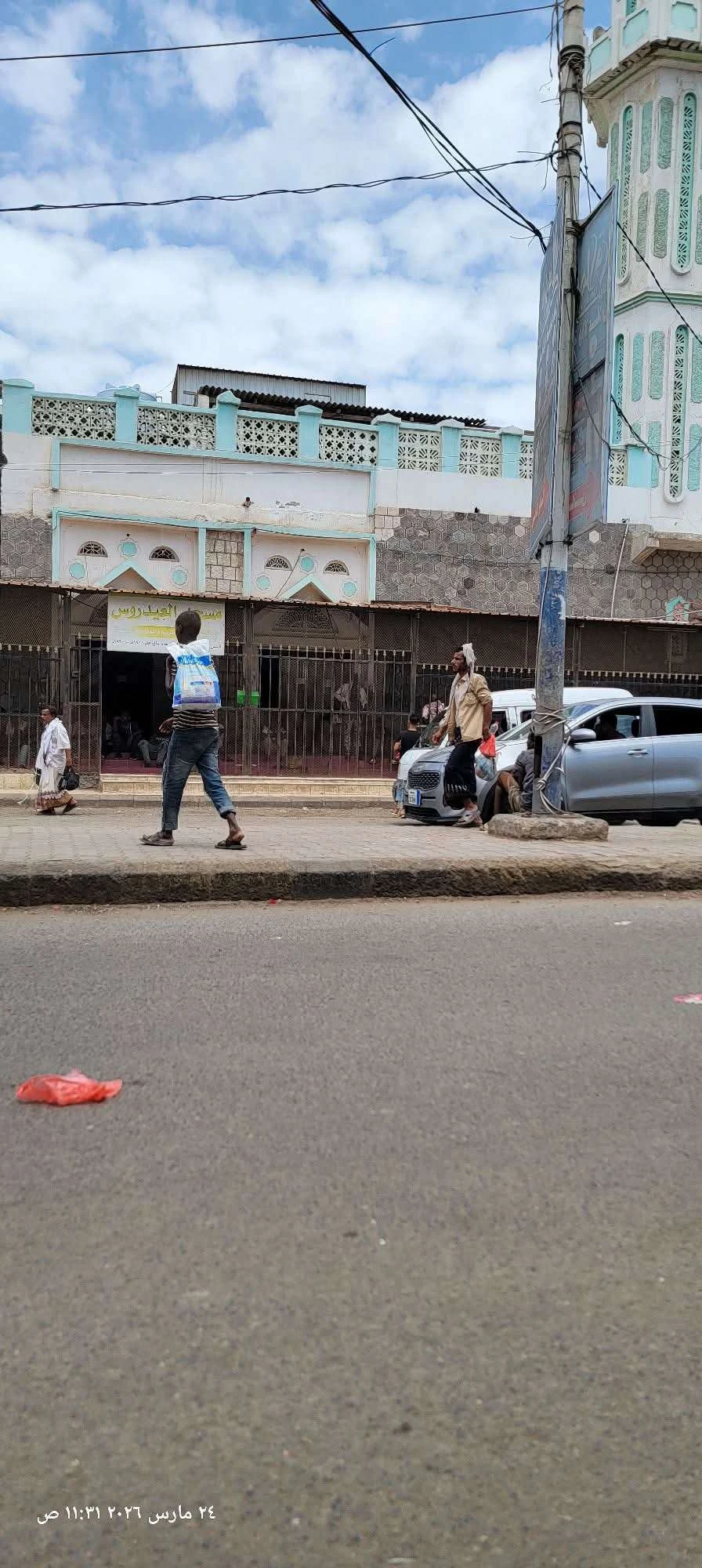 مواطنون يشكون من تزايد المهاجرين الأفارقة في مساجد عدن