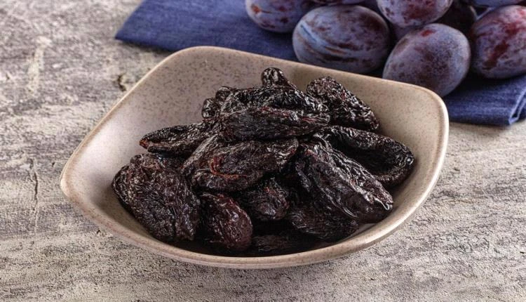 دراسة: الخوخ المجفف يبطئ نمو أورام الأمعاء الدقيقة