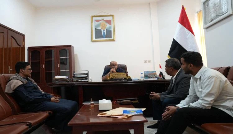 سلطة حضرموت تؤكد على أولوية تأمين احتياجات الكهرباء وتأمين السوق 