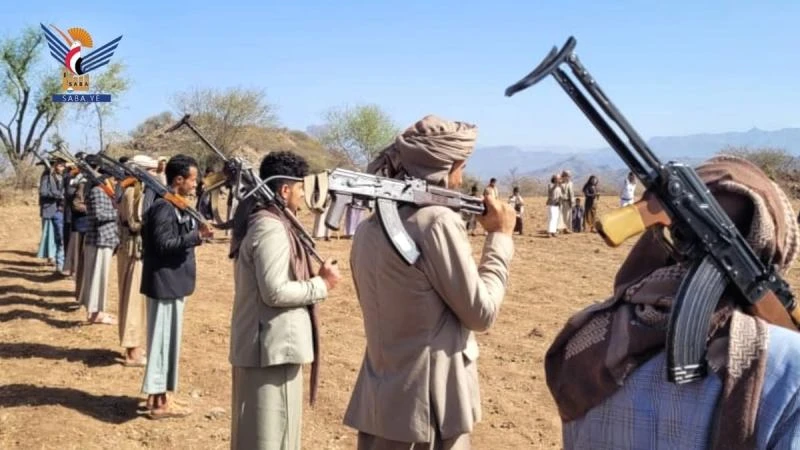 صنعاء.. جماعة الحوثي تنفذ وقفة احتجاجية مسلحة استعدادا لجولة صراع مع إسرائيل