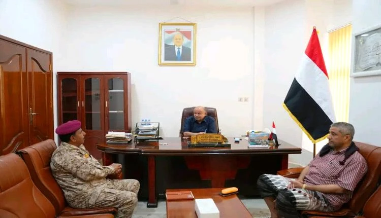 عضو مجلس القيادة محافظ حضرموت يناقش مستجدات الأوضاع العسكرية والأمنية بالمحافظة