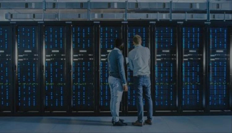 أمريكا: تباطؤ وتيرة تشييد مراكز البيانات بسبب الكهرباء