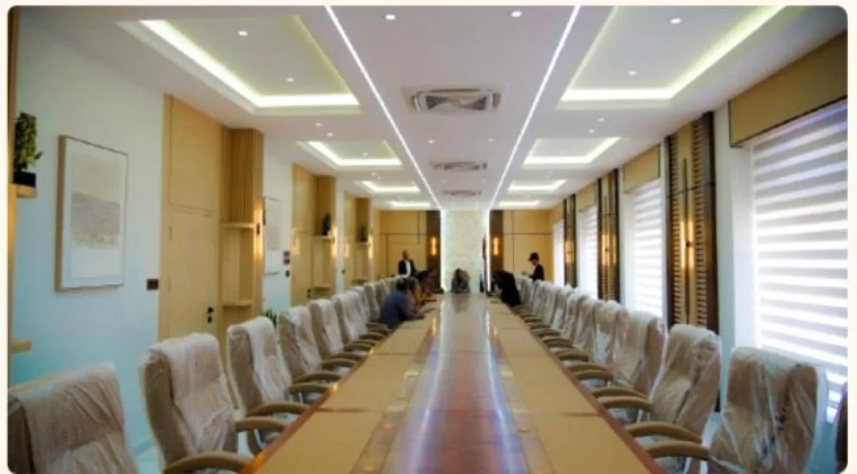 محافظ شبوة يطلع على خطط تطوير هيئة مستشفى شبوة ومشروع قاعة الاجتماعات الكبرى  