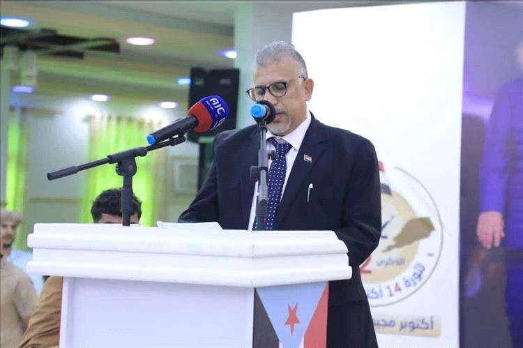 قيادي مقرب من عيدروس الزبيدي يكشف حقيقة احتجازهم في السعودية