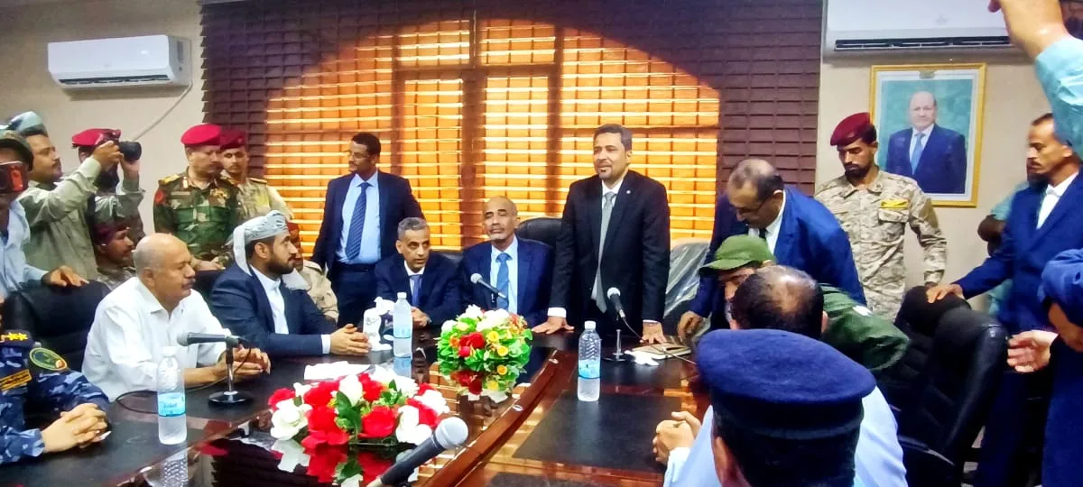 لحج تشهد مراسم الاستلام والتسليم بين المحافظ الجديد ولجنة الإدارة المحلية