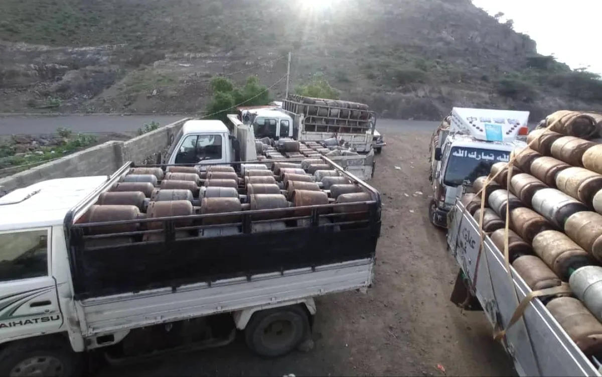 مصدر رسمي: شبكات تهريب تقف وراء أزمة الغاز في المحافظات المحررة