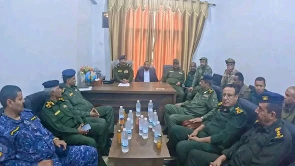 شاهد عملية الاستلام والتسليم بين اللواء احمد القبة والعميد الثوير في إدارة أمن الضالع