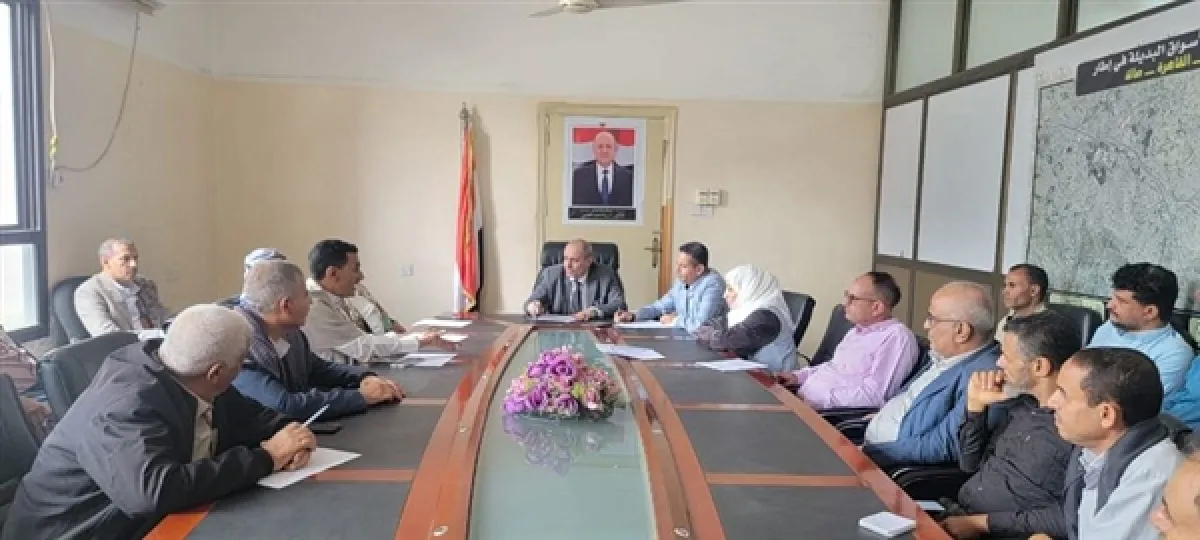 المخلافي يوجه برفع الجاهزية وتشكيل غرفة عمليات تزامنا مع موسم الأمطار